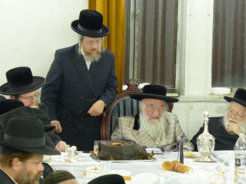 צפו בגלריה: טיש לזכר מייסד ספינקא