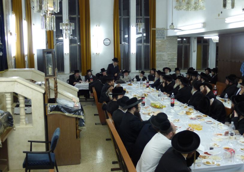 צפו בגלריה: טיש לזכר מייסד ספינקא