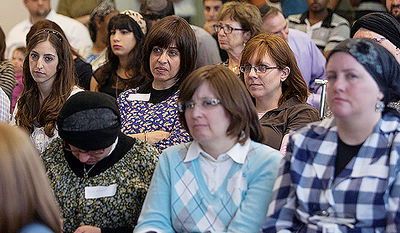 גם בהייטק: חרדית מרוויחה 30% פחות מחילונית