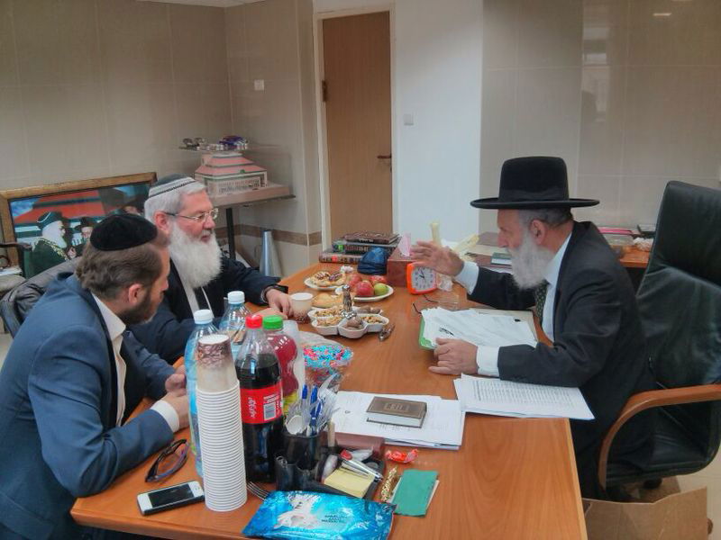 סגן שר הדתות אלי בן דהן נפגש עם הגאון רבי ראובן אלבז