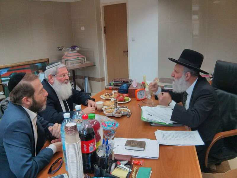 סגן שר הדתות אלי בן דהן נפגש עם הגאון רבי ראובן אלבז