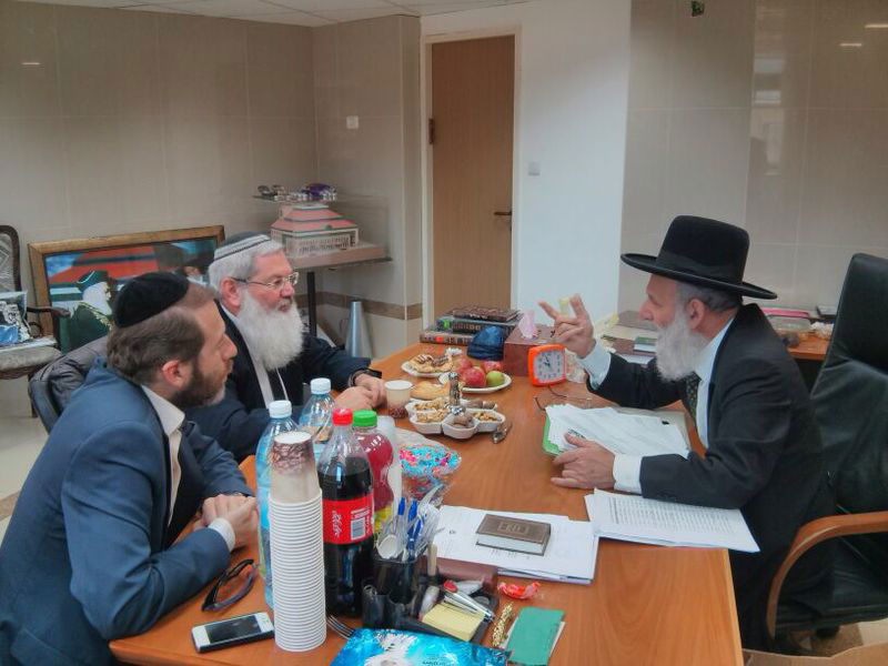 סגן שר הדתות אלי בן דהן נפגש עם הגאון רבי ראובן אלבז