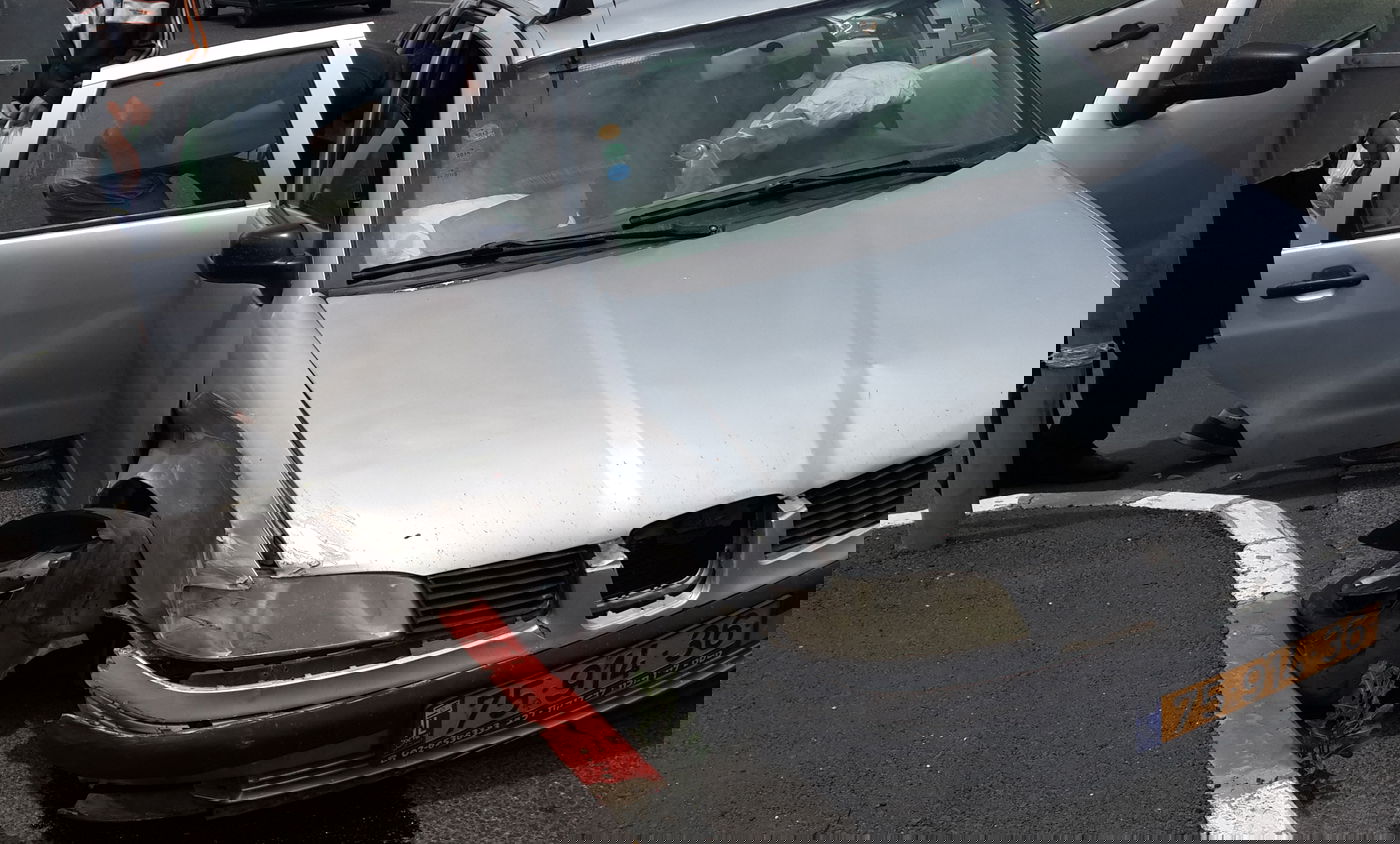 אחד הרכבים בתאונה