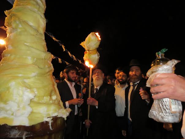 צפו בתיעוד: נשיא ה'מועצת' מדליק מדורה בצפת