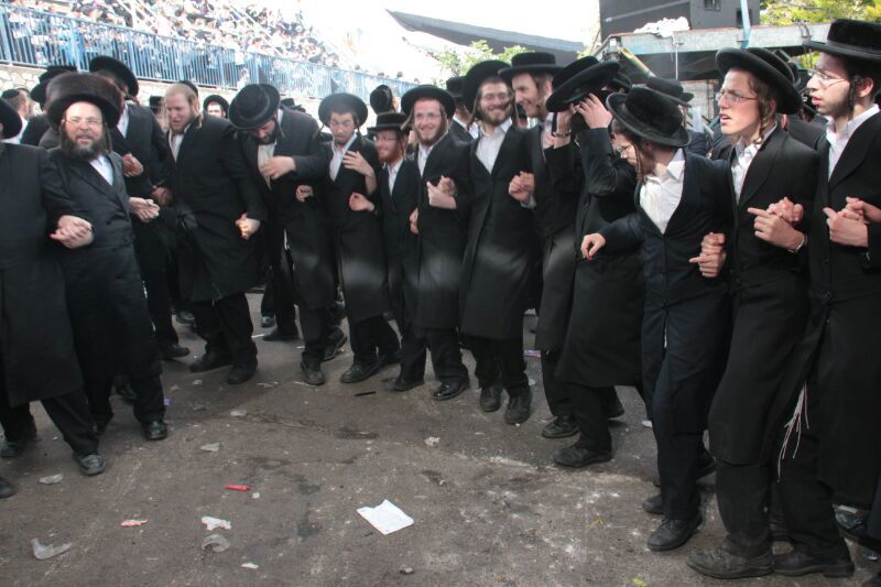 צפו בגלריה: ראש ישיבת "המתמידים" בחגיגות ל"ג בעומר