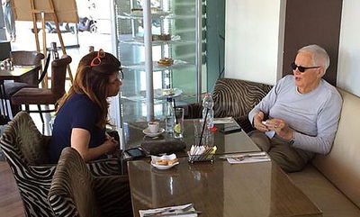 ראובן אדלר עם ג'ודי שלום