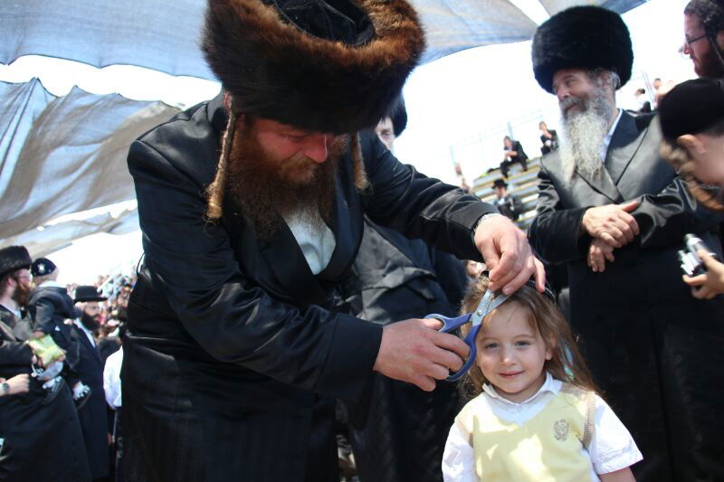 מרגש: ילדי החלאקה בציון הרשב"י במירון