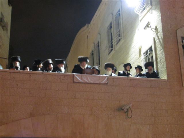 גלריה: ההדלקה של האדמו"ר מבעלזא