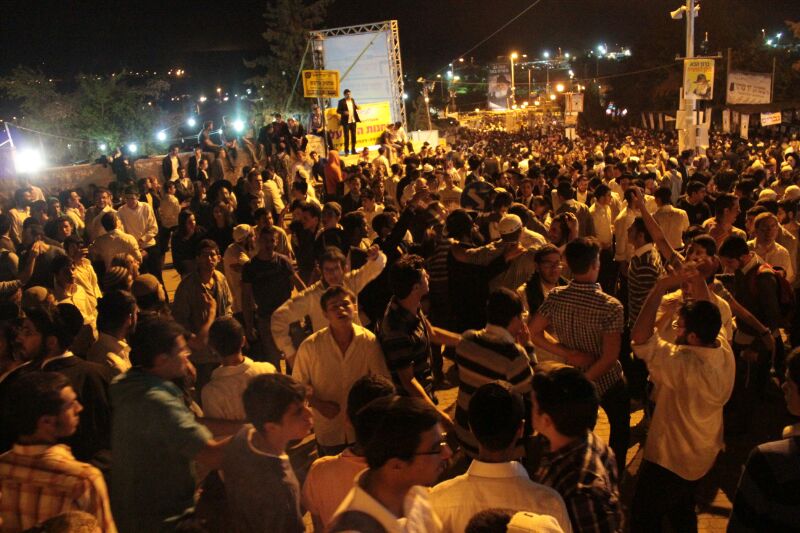 תמונות: הברסלבים הקפיצו את מירון