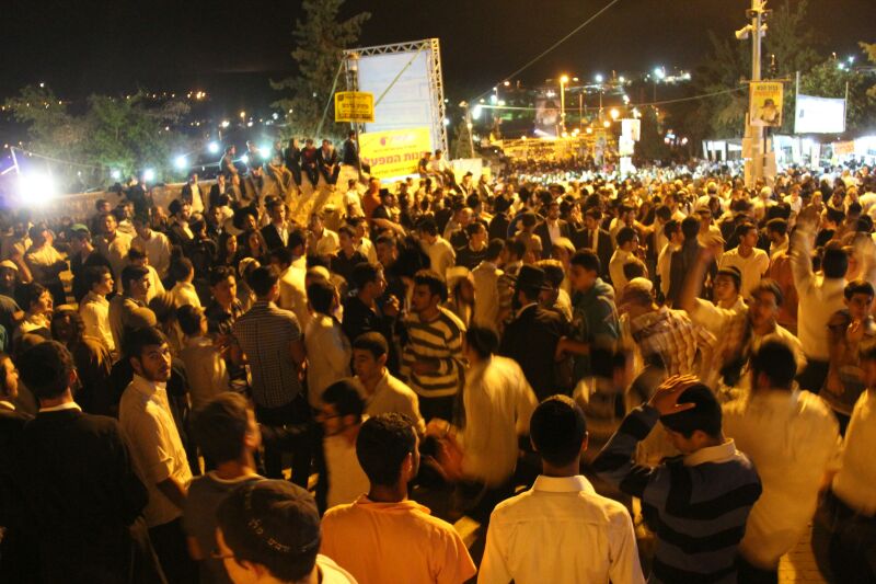 תמונות: הברסלבים הקפיצו את מירון