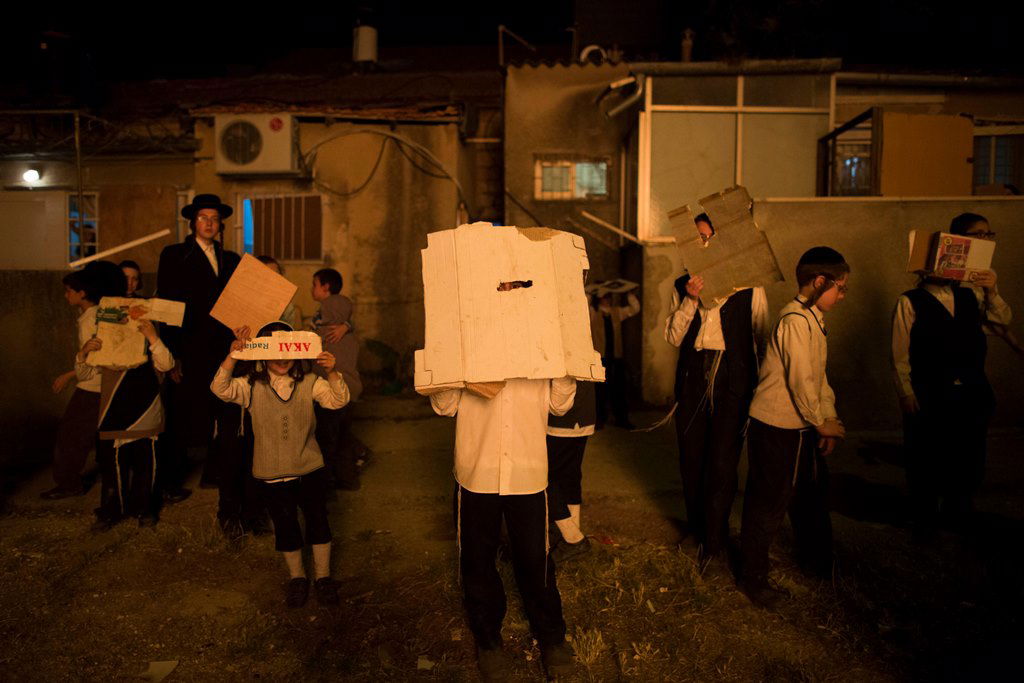 אַשְׁרֵי עַיִן רָאַתְהוּ • מדורות ל"ג בעומר בערים החרדיות