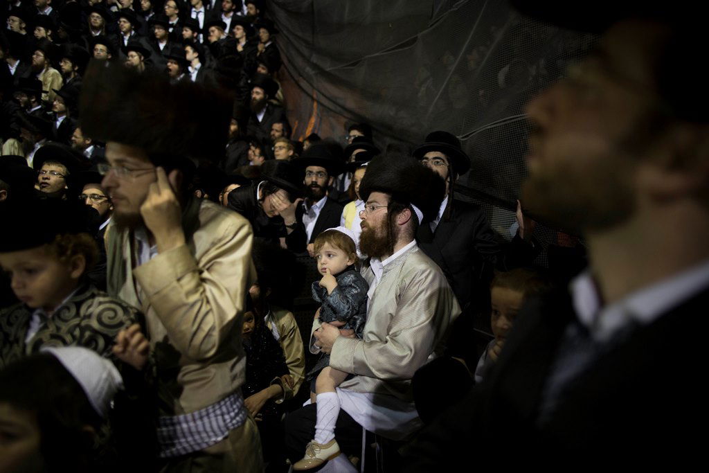 אַשְׁרֵי עַיִן רָאַתְהוּ • מדורות ל"ג בעומר בערים החרדיות