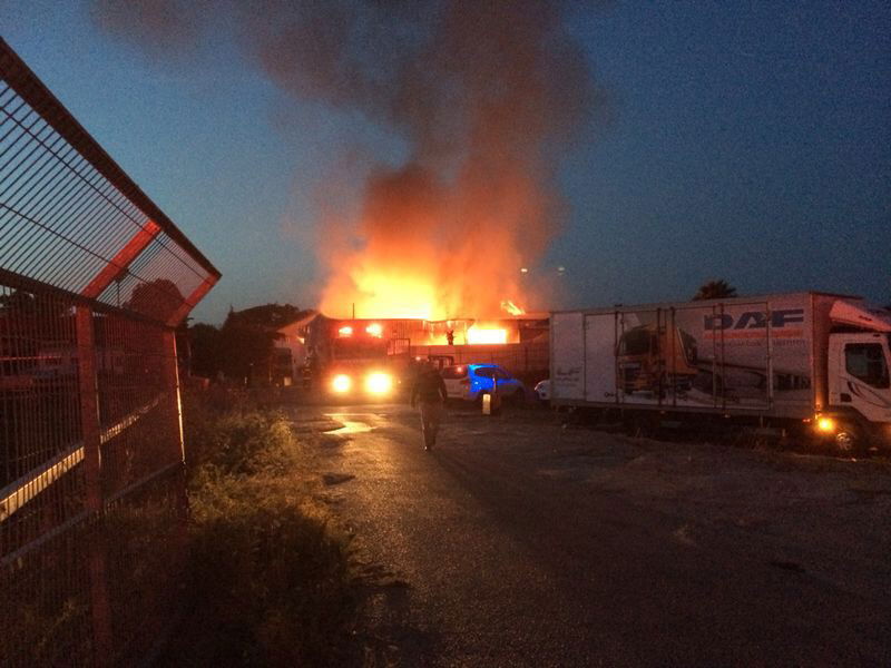 הרוגים ופצועים בשריפת מחסן במושב בית נחמיה