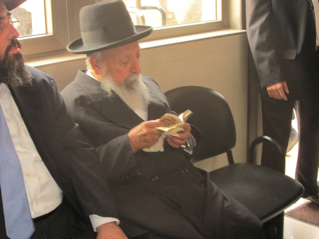 תיעוד דומע: מאות בהלווית תלמידם של חברי מועצת חכמי התורה הרב מרדכי מסלתון זצ"ל