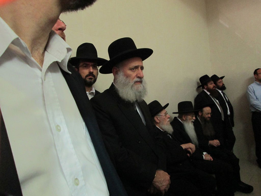 תיעוד דומע: מאות בהלווית תלמידם של חברי מועצת חכמי התורה הרב מרדכי מסלתון זצ"ל