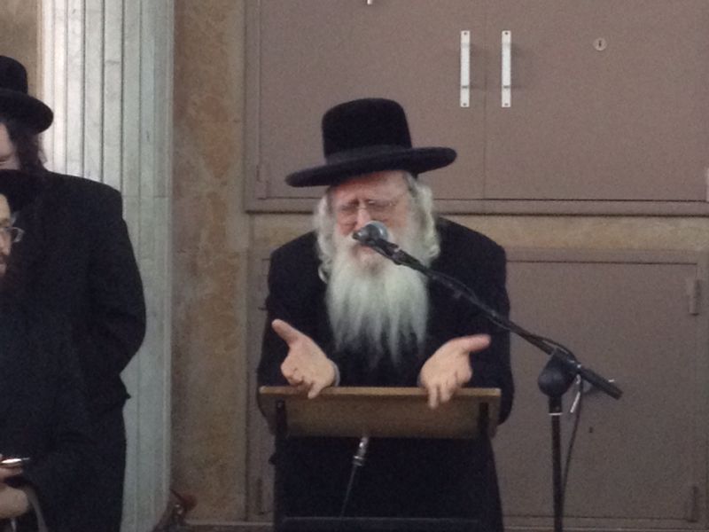 בני ברק: הרב שרגא צבי אלטמן הובא למנוחות