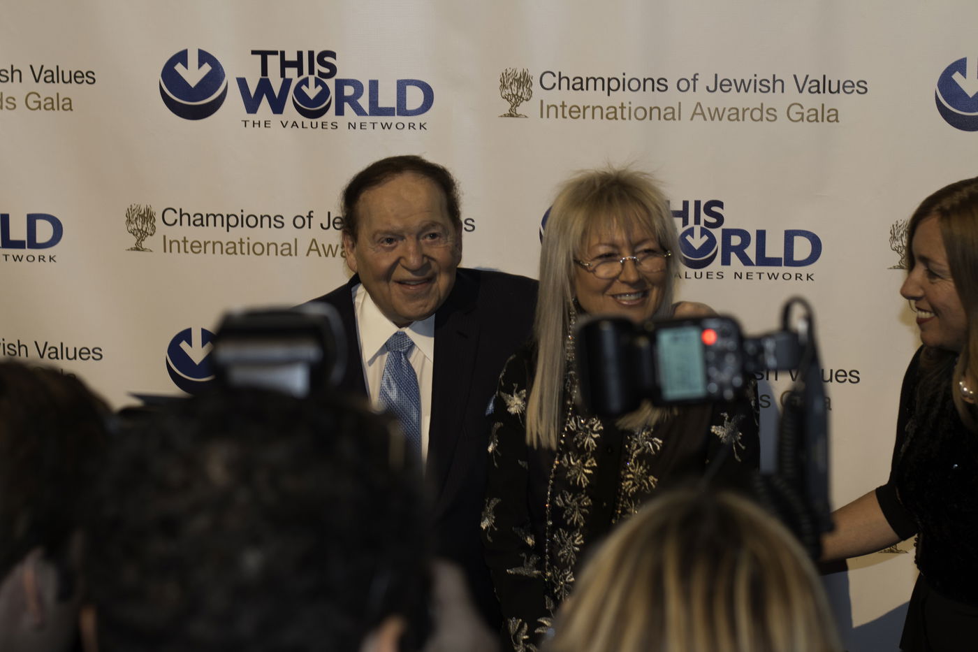 אסטרייכר חיבק את שון פן: "זה האיש שעזר לי לברוח"