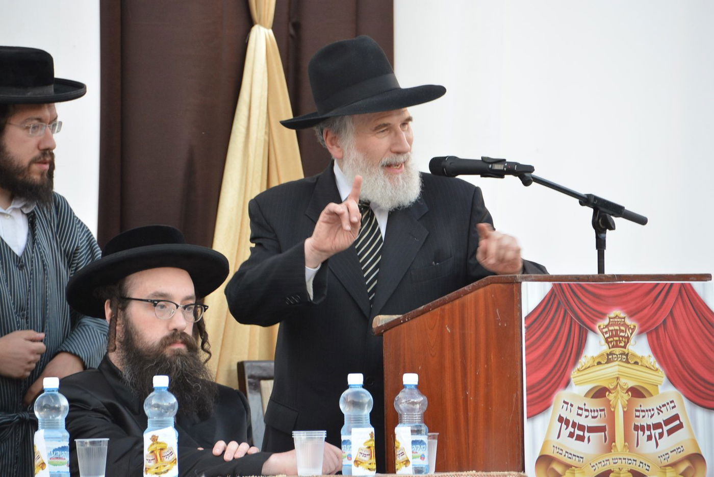 תיעוד ענק: מעמד הרחבת ביהמ"ד של תולדות אברהם יצחק