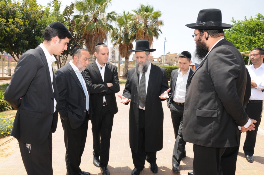 צפו בתיעוד: חבר מועצת החכמים סייר בחדרה