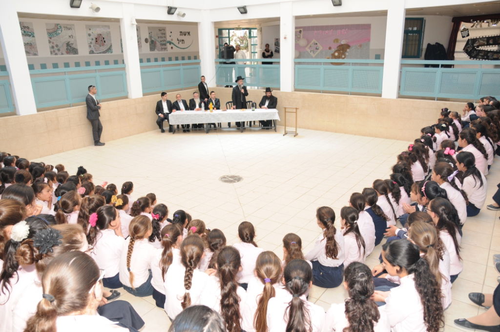 צפו בתיעוד: חבר מועצת החכמים סייר בחדרה