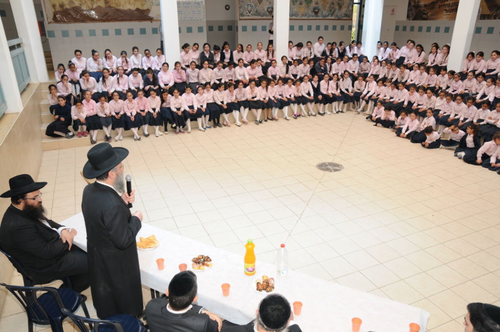 צפו בתיעוד: חבר מועצת החכמים סייר בחדרה