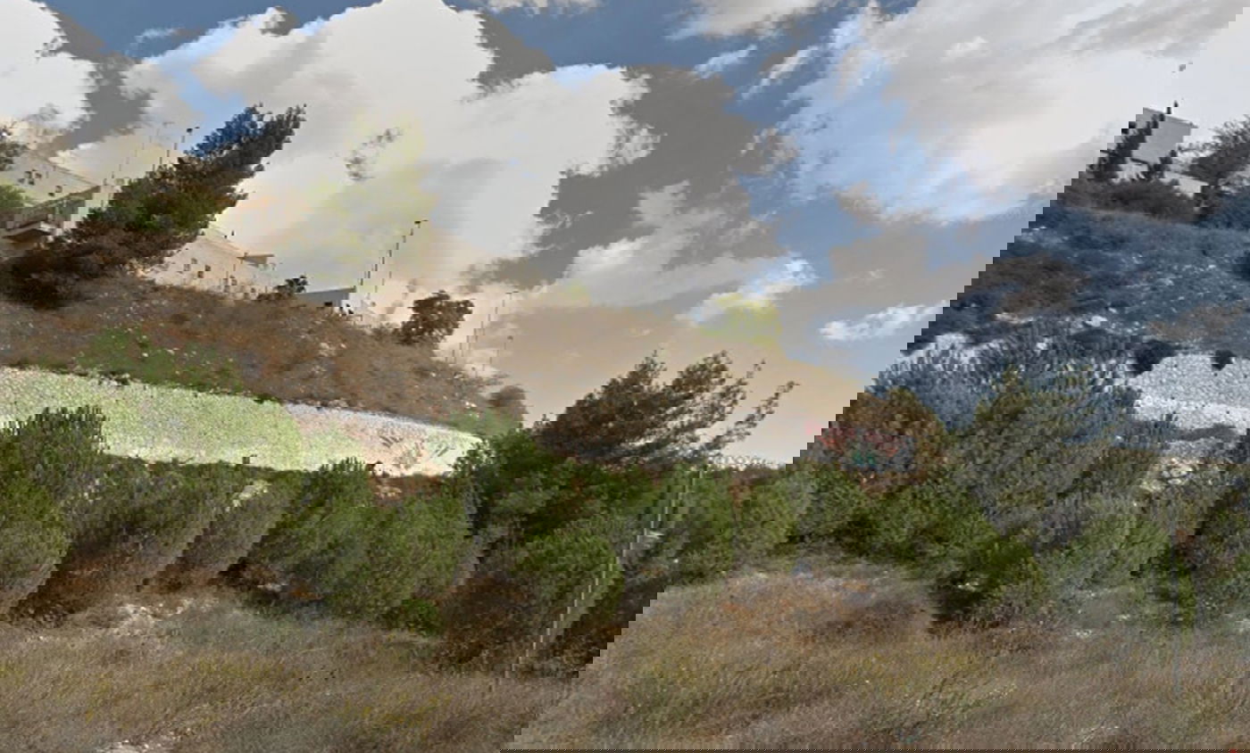 מתחם הקאנטרי במורדות שכונת רמות אלון