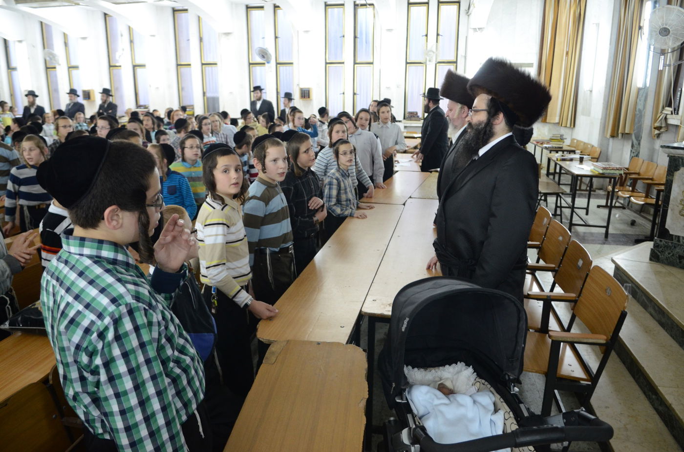 גלריה: מעמד ה'קרישמע ליינען' בסאטמר, לנין האדמו"ר מויז'ניץ