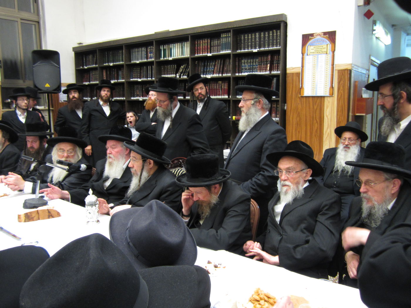 טיש יארצייט של רבי שלמה מזוועהיל