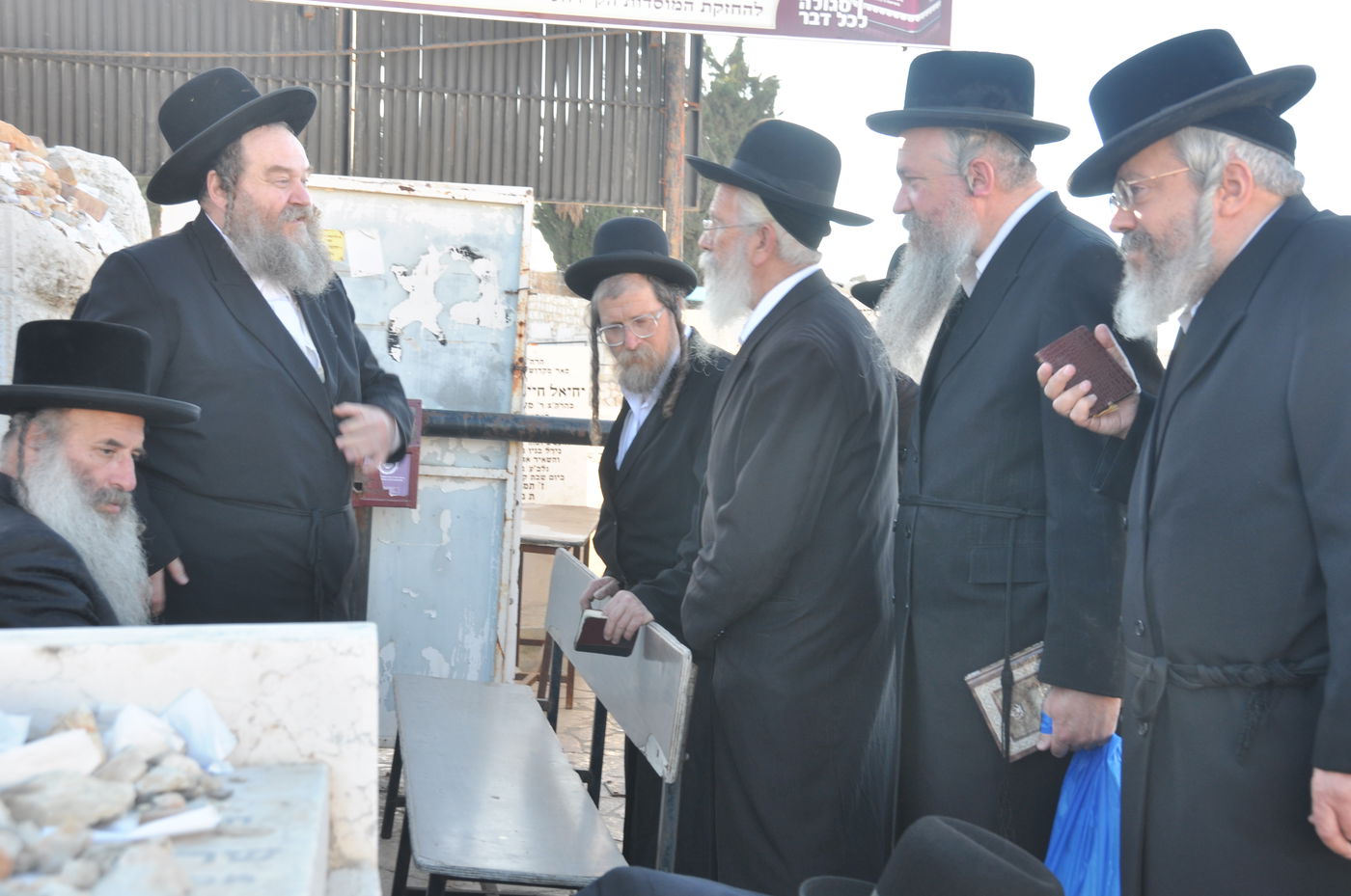 התלמידים קראו: "רבינו, תחזיק את ידינו"