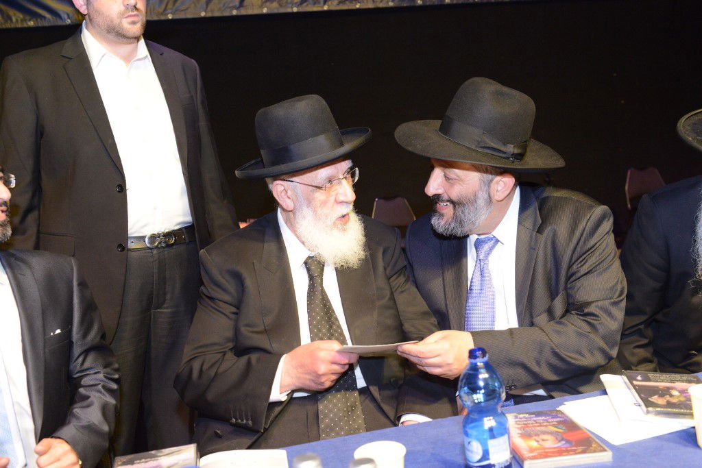 נשיא מועצת חכמי התורה והראשל"צ חיזקו את תושבי תל אביב