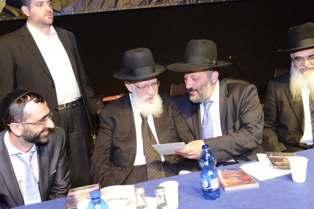 נשיא מועצת חכמי התורה והראשל"צ חיזקו את תושבי תל אביב