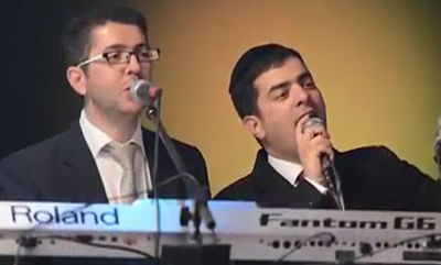 צפו: באמצע ההופעה אלי הרצליך התבשר שרעייתו בחדר לידה