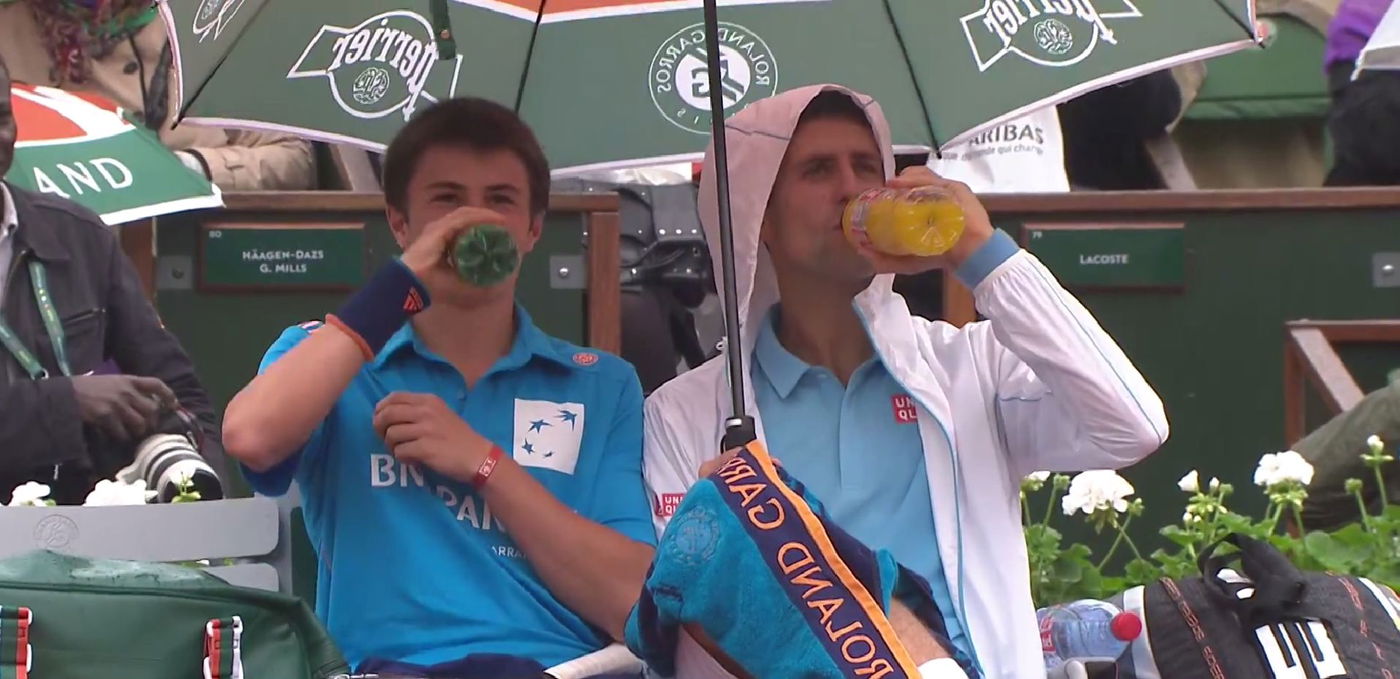 ג'וקוביץ' ו"נער המטריה"