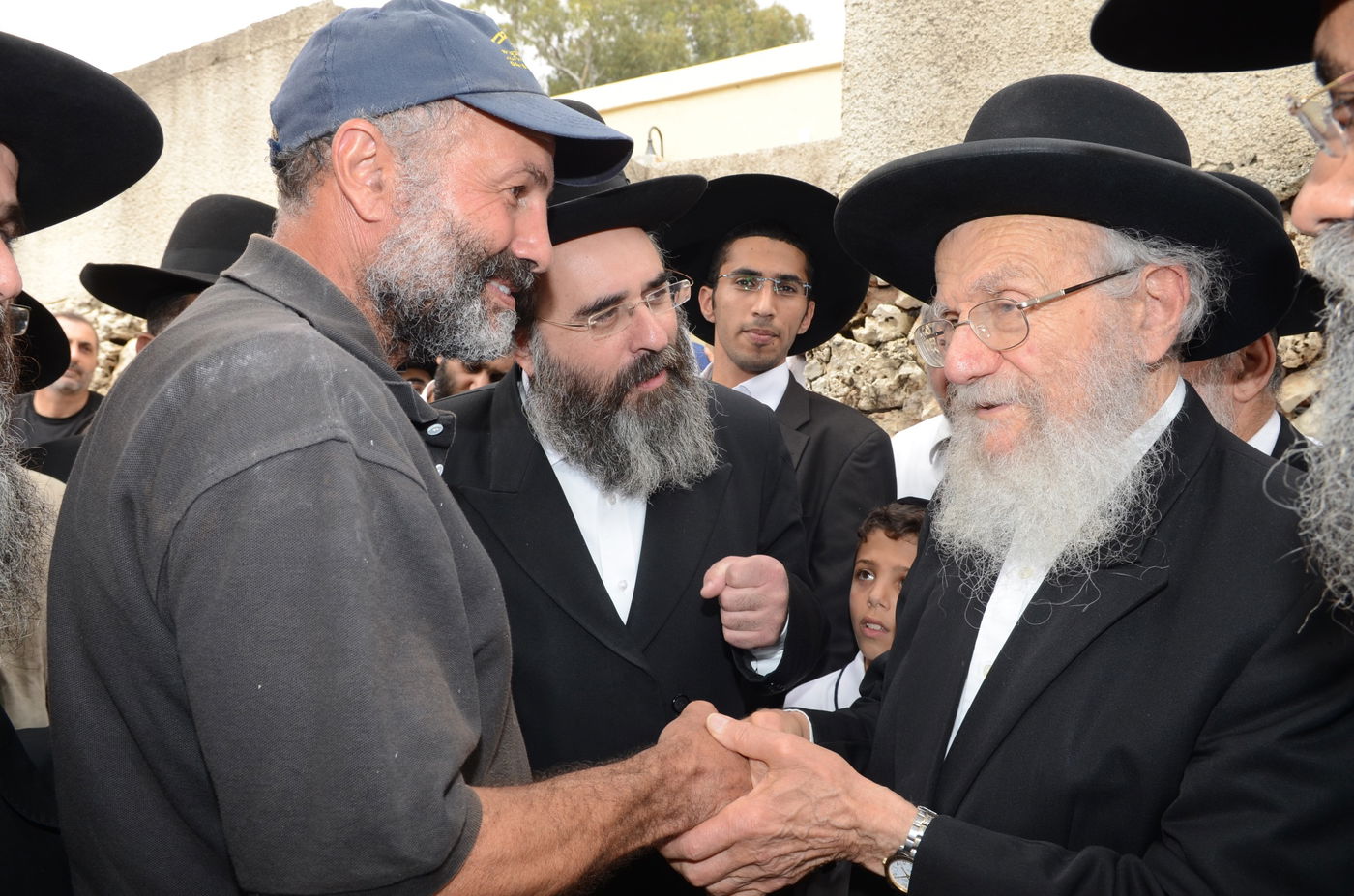 "דתיים עם כיפות עולים להר הבית, 'רבנים' נכשלו בכרת"