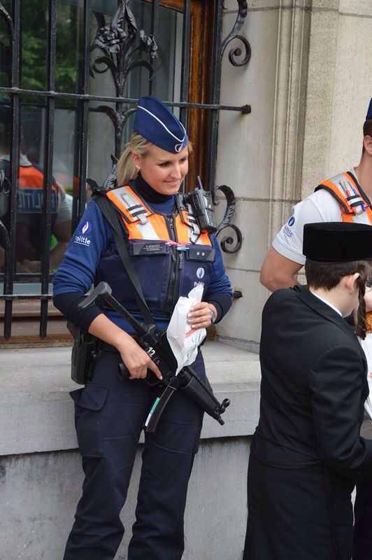 קידוש ה': ילדי אנטוורפן הפתיעו את השוטרים במיני מתיקה