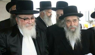 הרב אונגר לצד האדמו"ר