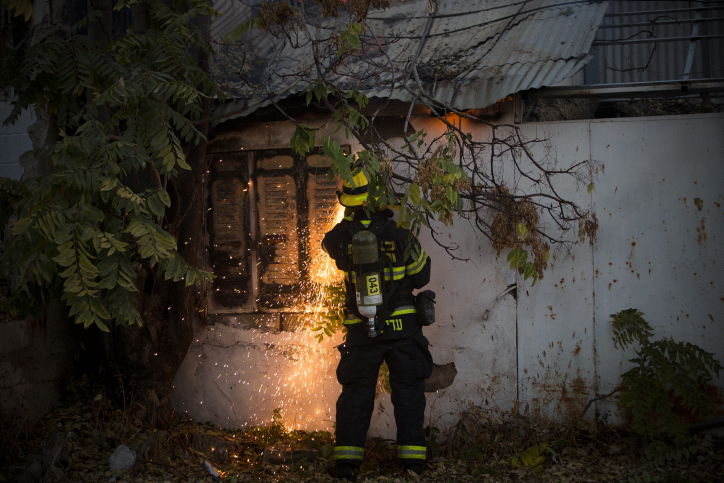 שני בתי כנסת עלו באש ומאות ספרי קודש נשרפו