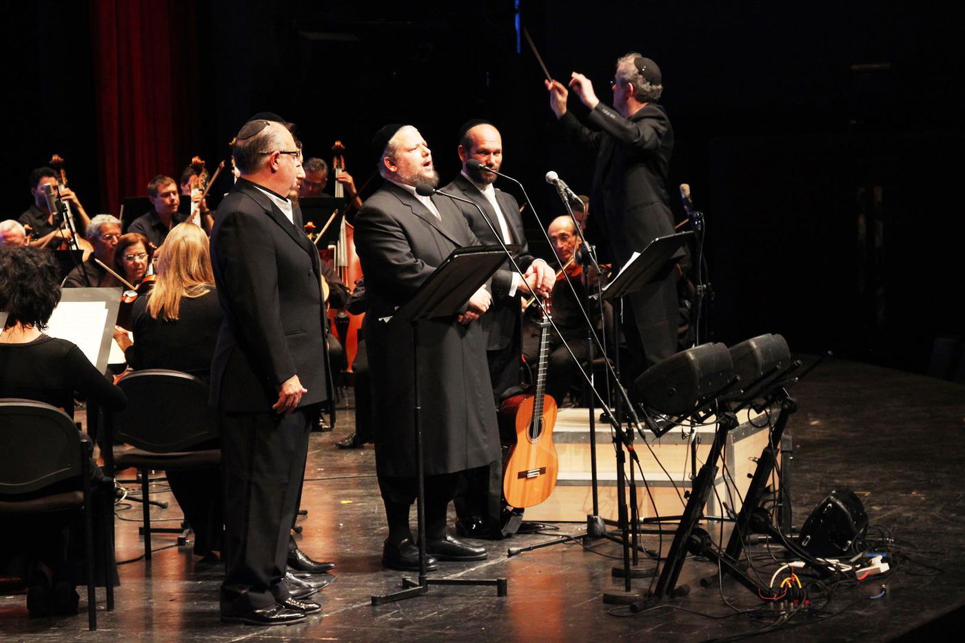 צפו: הלפגט ורזאל עם "ירושלים של זהב" בקונצרט "לך ירושלים" • וידאו וגלריה