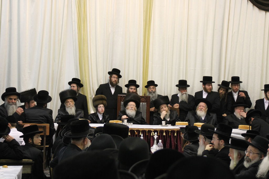 שמחת האירוסין לנכדי האדמו"ר מקרעטשניף • גלריה