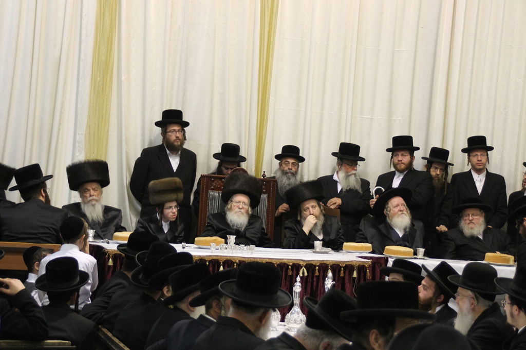 שמחת האירוסין לנכדי האדמו"ר מקרעטשניף • גלריה