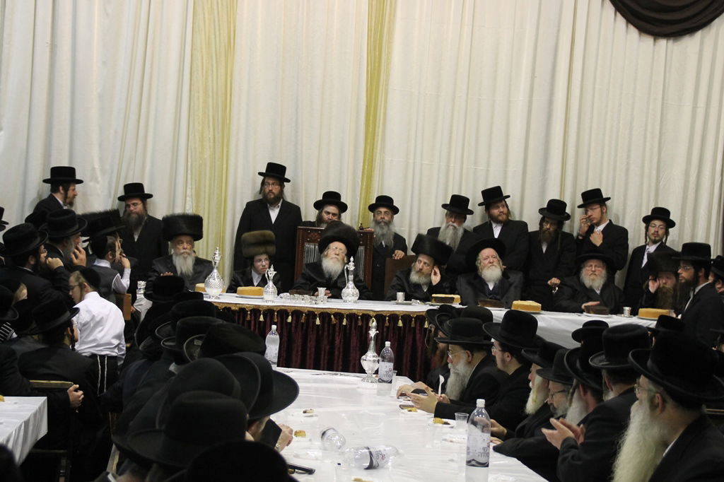 שמחת האירוסין לנכדי האדמו"ר מקרעטשניף • גלריה