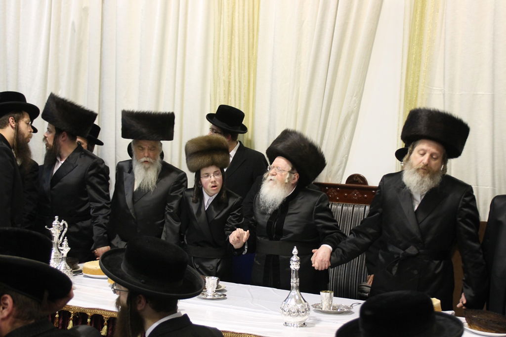 שמחת האירוסין לנכדי האדמו"ר מקרעטשניף • גלריה