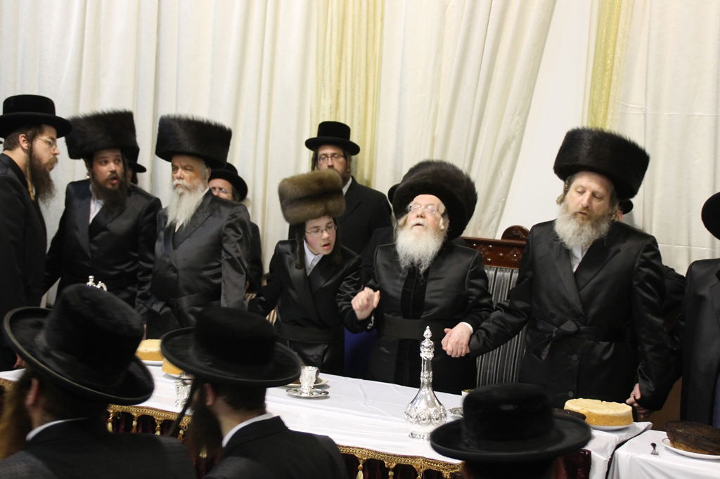 שמחת האירוסין לנכדי האדמו"ר מקרעטשניף • גלריה