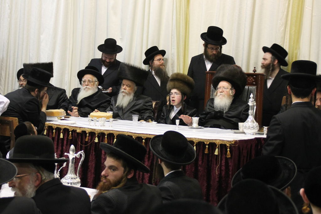 שמחת האירוסין לנכדי האדמו"ר מקרעטשניף • גלריה