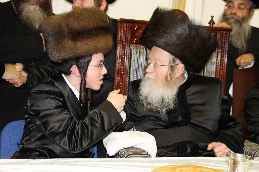 שמחת האירוסין לנכדי האדמו"ר מקרעטשניף • גלריה