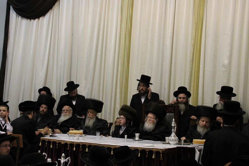 שמחת האירוסין לנכדי האדמו"ר מקרעטשניף • גלריה