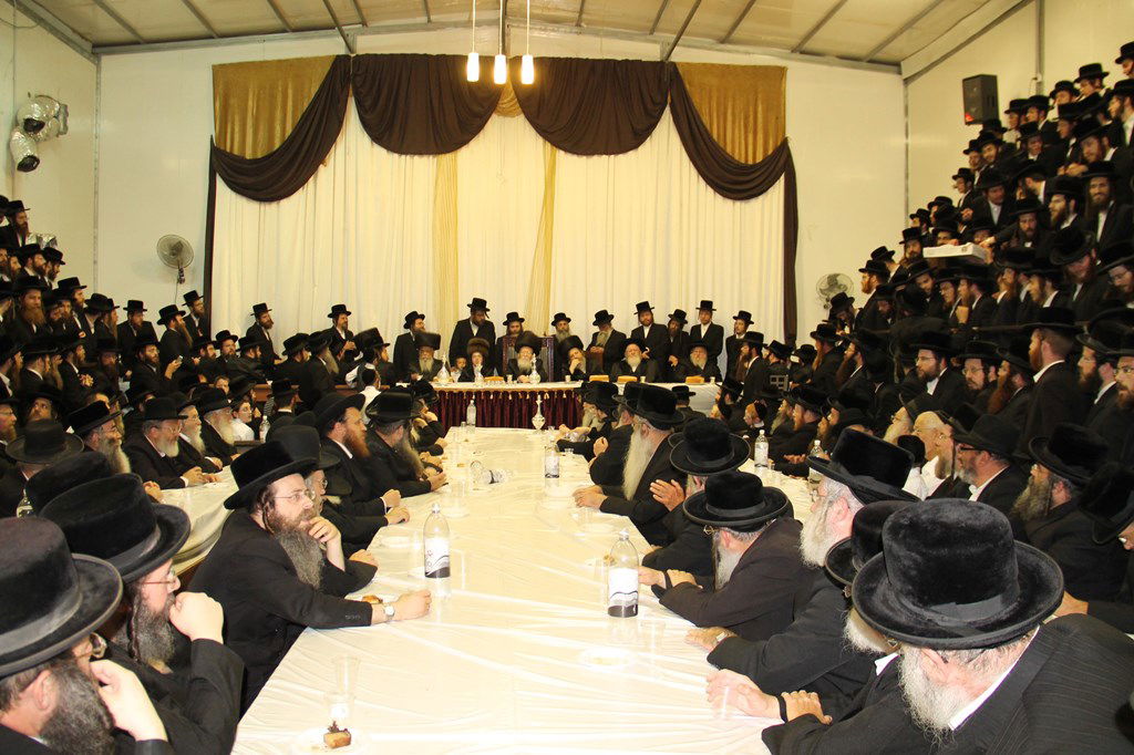 שמחת האירוסין לנכדי האדמו"ר מקרעטשניף • גלריה