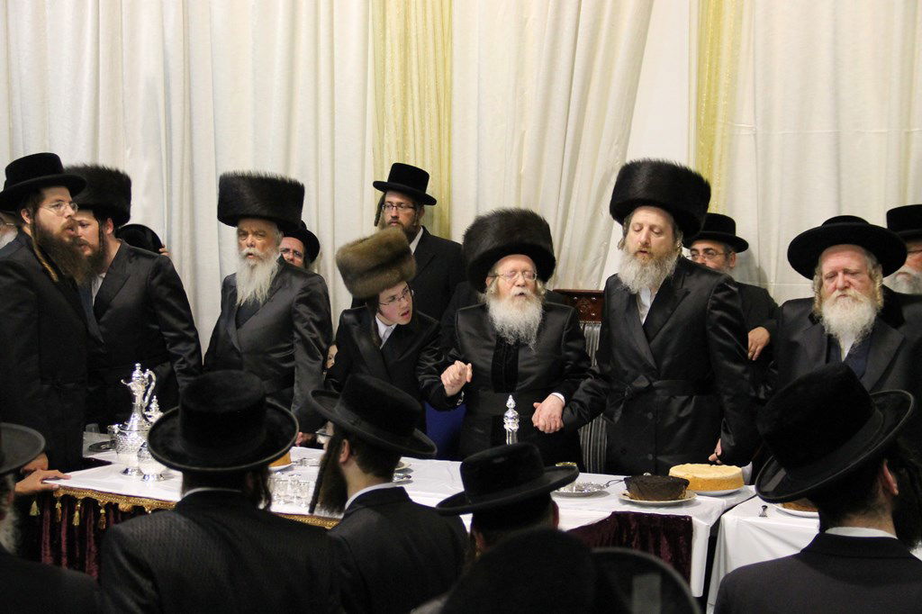 שמחת האירוסין לנכדי האדמו"ר מקרעטשניף • גלריה