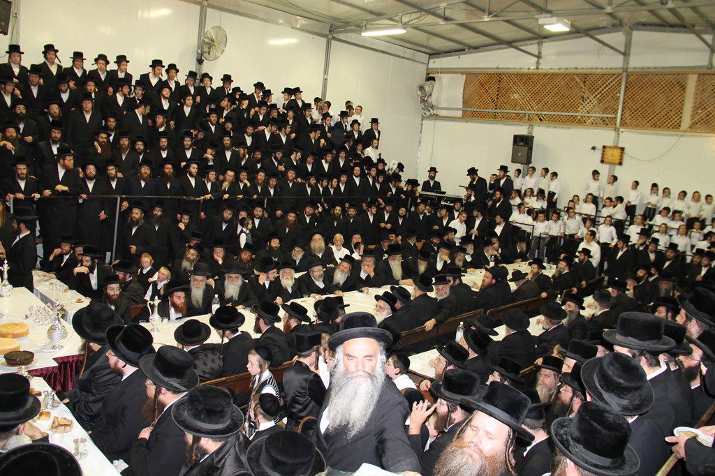 שמחת האירוסין לנכדי האדמו"ר מקרעטשניף • גלריה