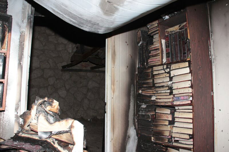 בצהרי החג: בית כנסת בהר נוף עלה באש; חשד להצתה